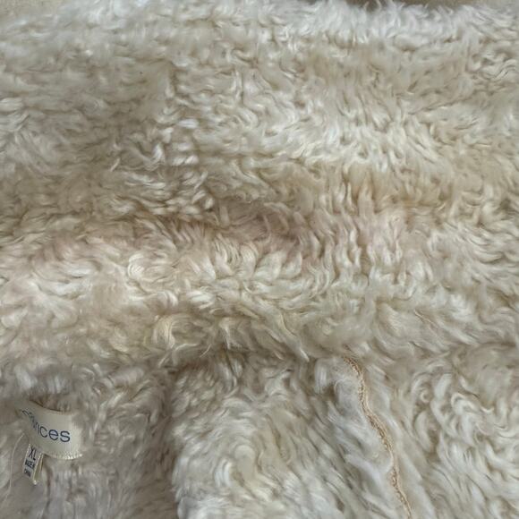 Maurices sz. XL vegan suede vest with vegan fur lining winter, spring fall #4272 - Picture 11 of 11